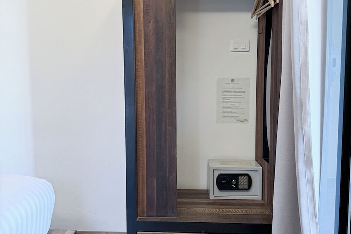 Room 12 of 51