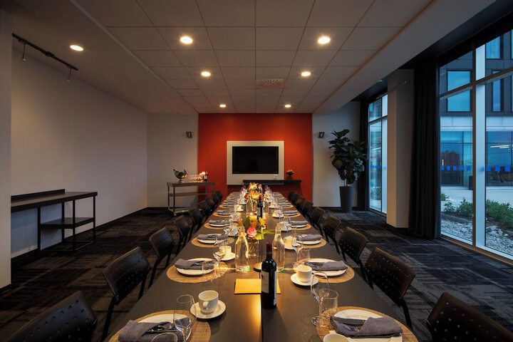 Dining 34 of 60