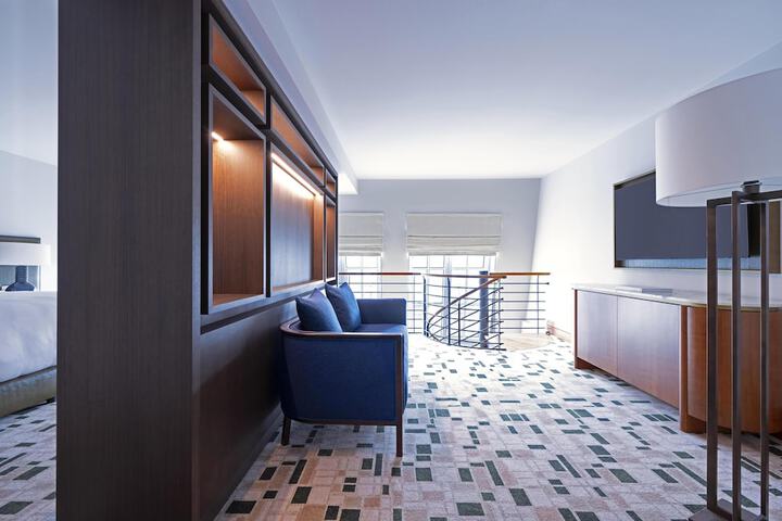Room 55 of 168