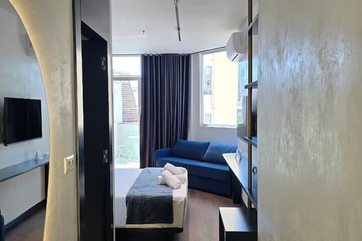 Room 21 of 51
