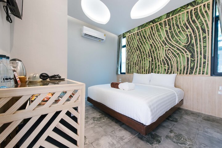 Room 16 of 120
