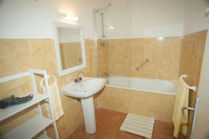 Room 2 of 17