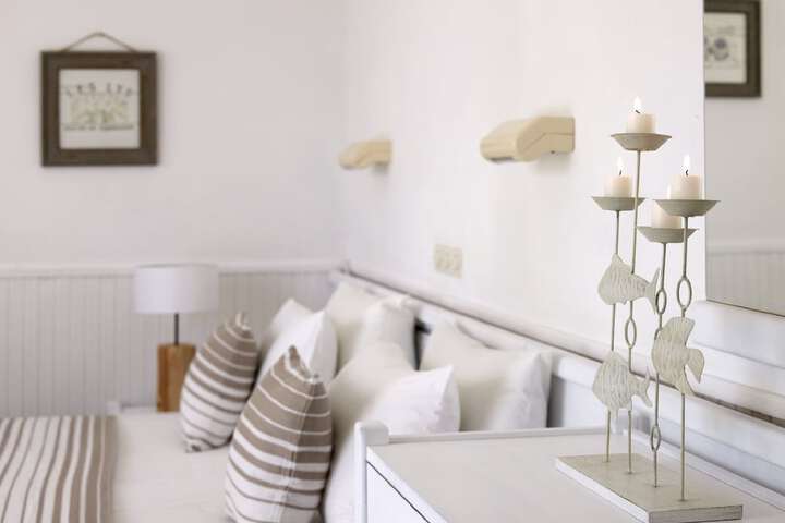 Room 4 of 33