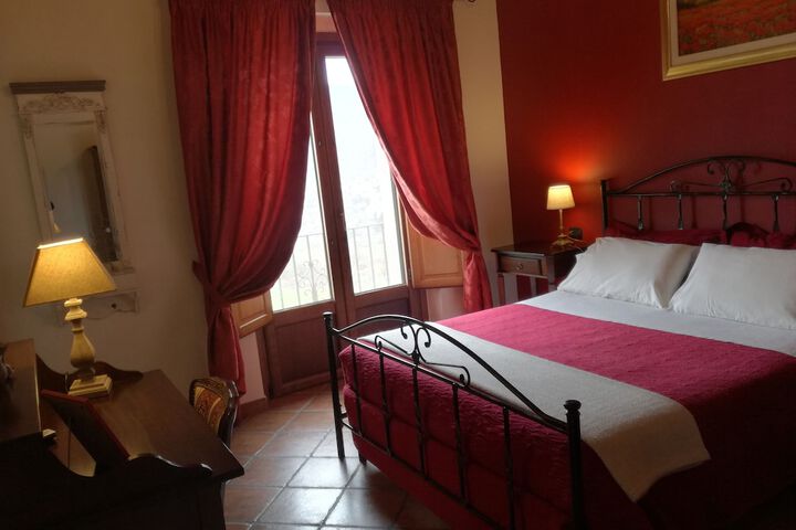 Room 5 of 26