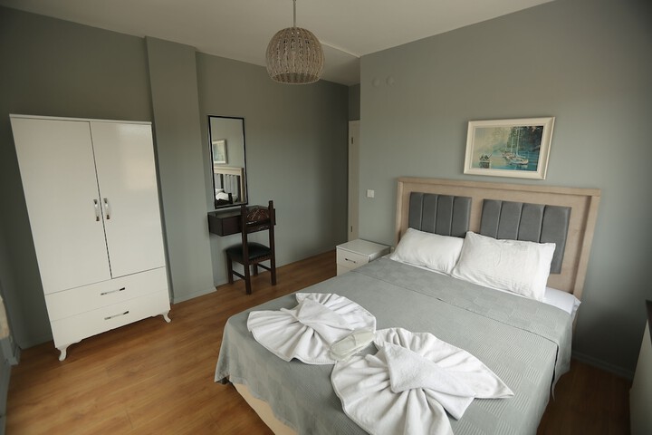 Room 4 of 34