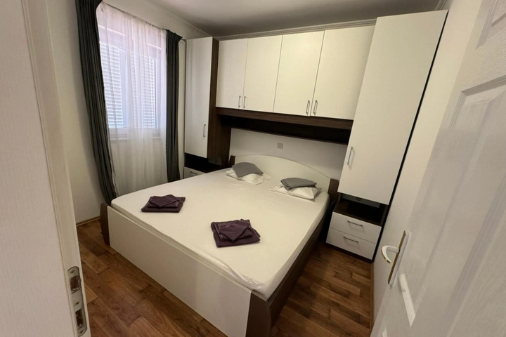 Room 3 of 9
