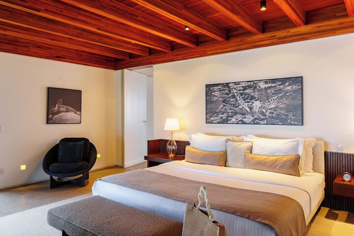Room 21 of 193