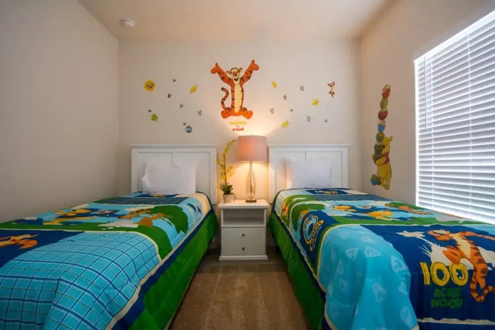 Room 6 of 24