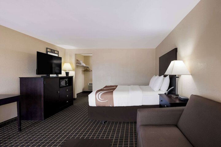 Room 15 of 36