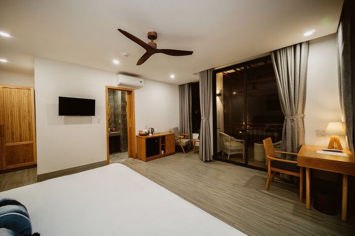 Room 13 of 49