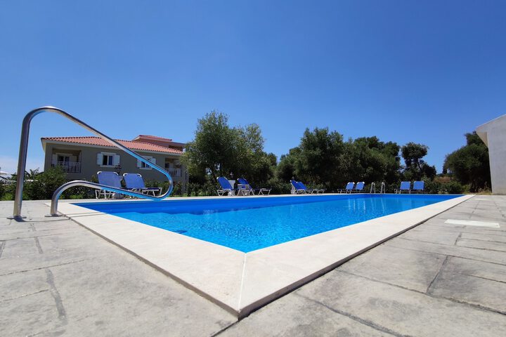 Pool 39 of 60
