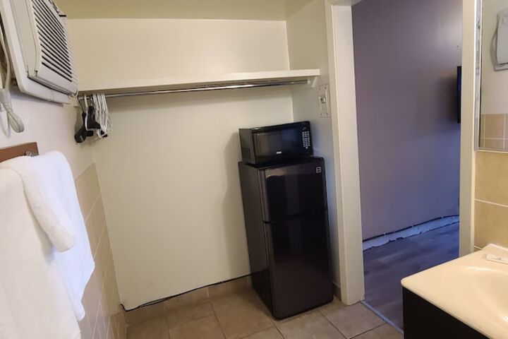 Room 26 of 43