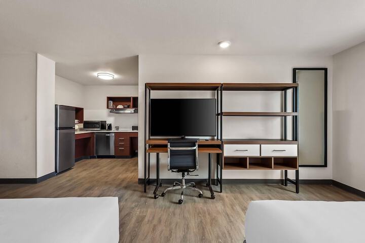 Room 20 of 33