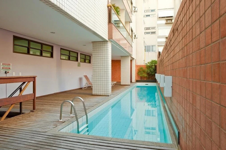 Pool 16 of 33