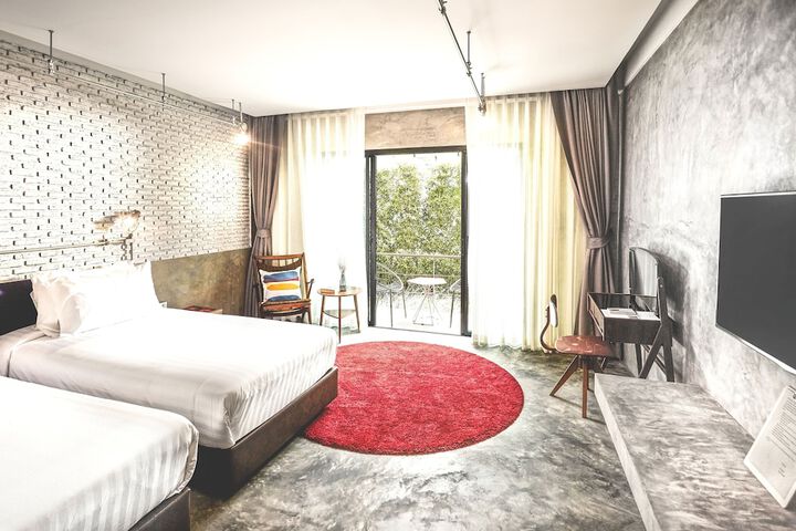 Room 11 of 49