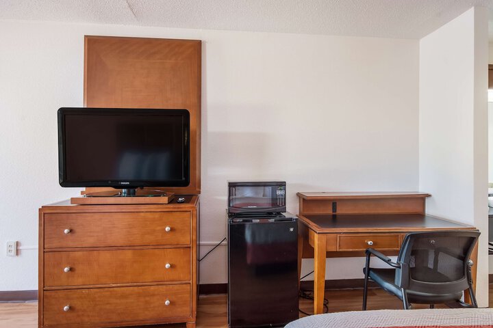 Room 35 of 61