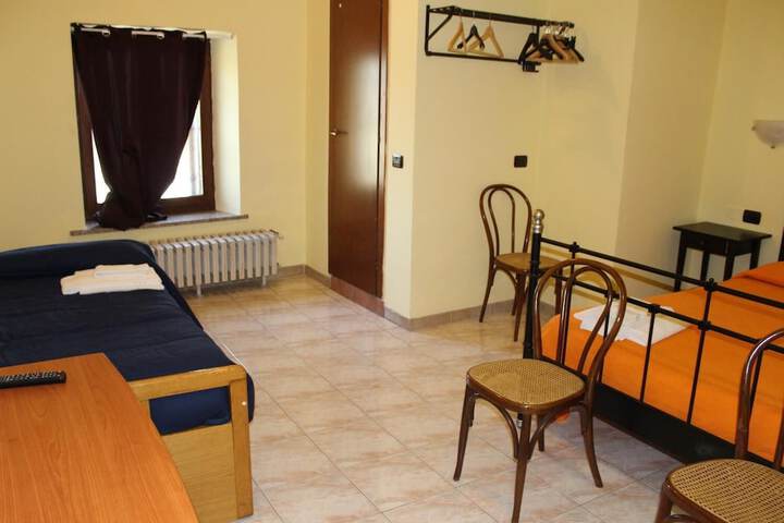 Room 10 of 40