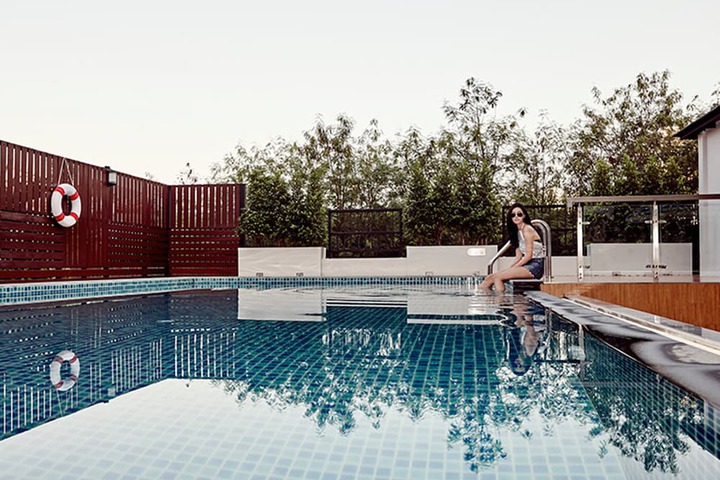 Pool 11 of 21
