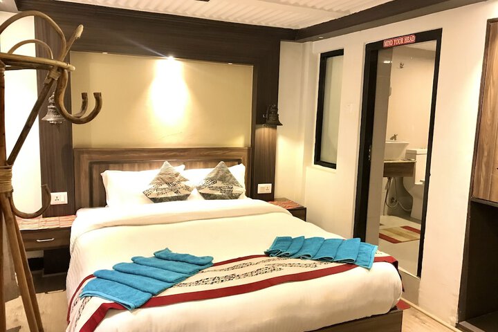 Room 8 of 138