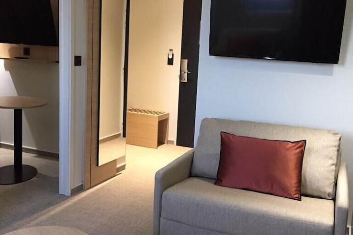 Room 5 of 56
