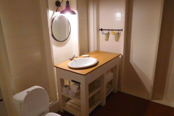 Room 3 of 38