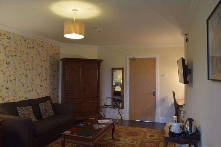 Room 8 of 14