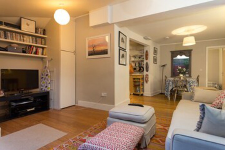 Room 9 of 16