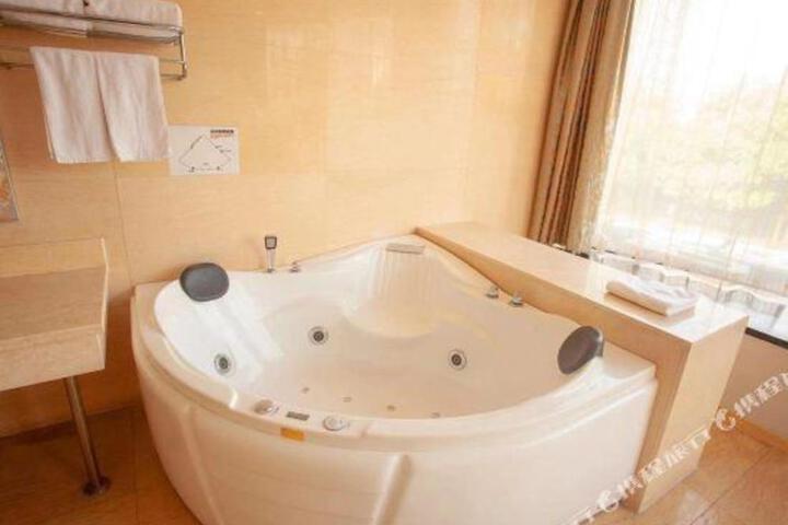 huting Hotel (Shanghai Songjiang Sports Center)