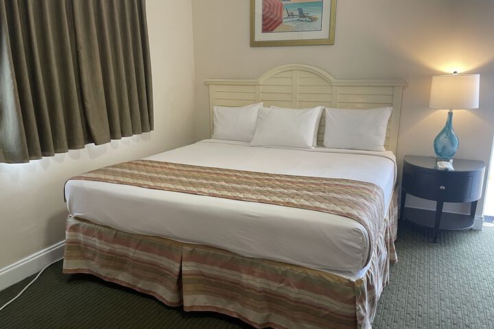 Deluxe King Bed Kitchenette (5 of 16)