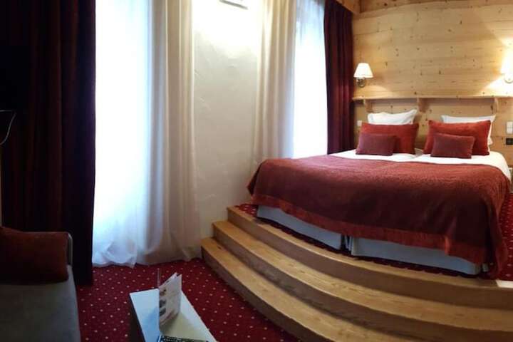 Room 27 of 104