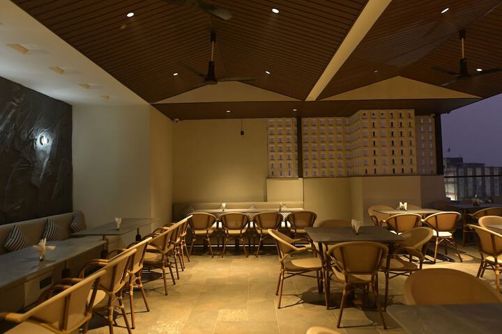 Dining 30 of 72