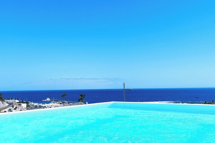 Pool 24 of 35