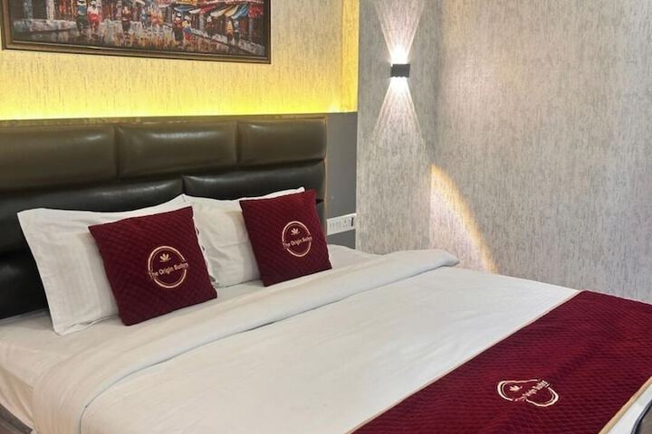 Room 4 of 17