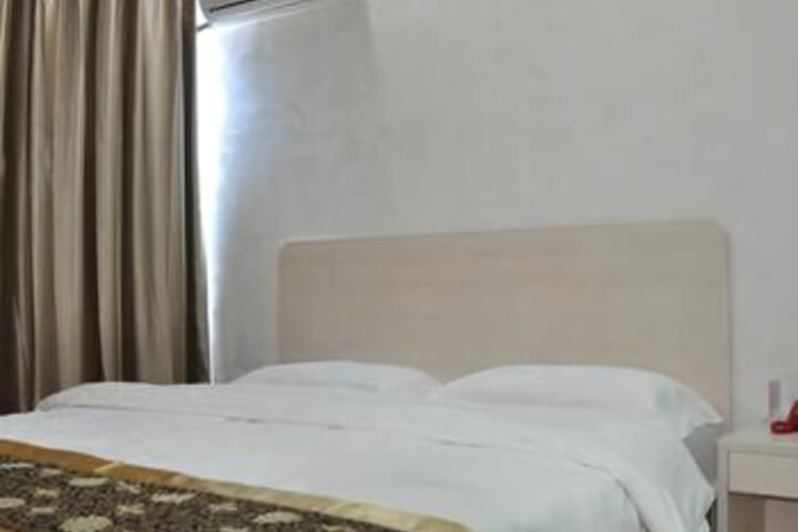 Room 7 of 14