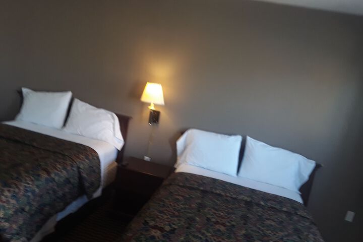 Room 33 of 111