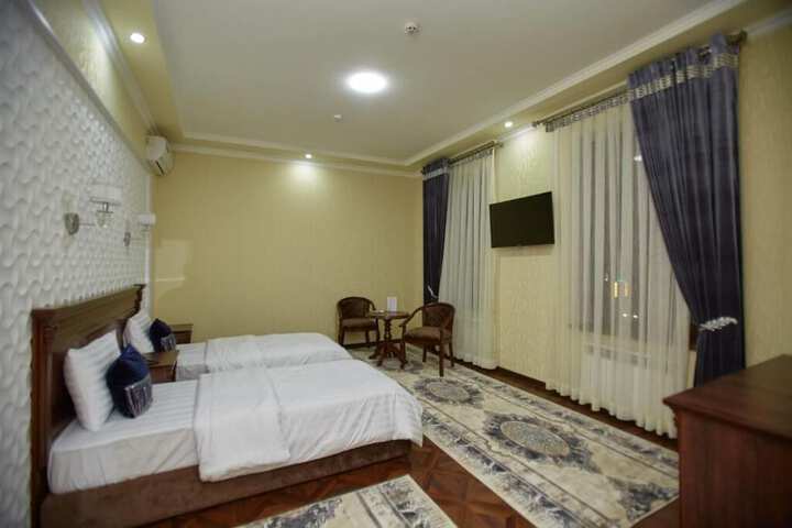 Room 12 of 32