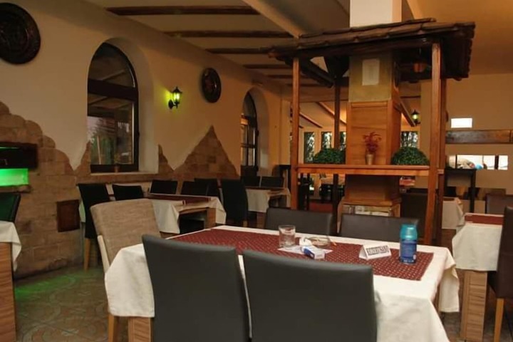 Dining 14 of 20