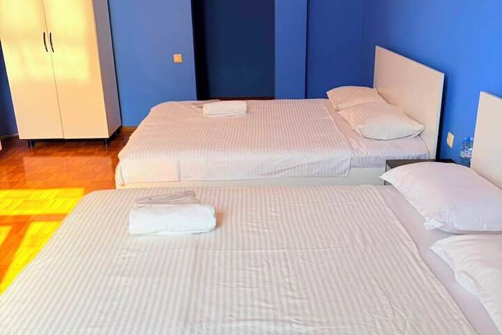Room 10 of 22