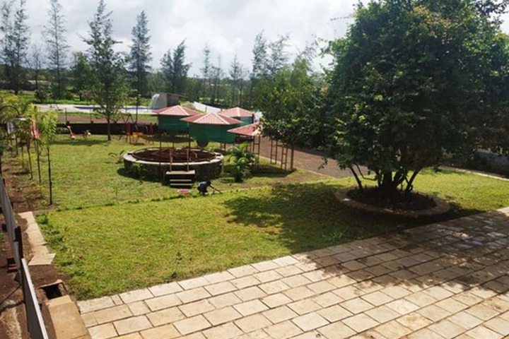 Property Grounds 23 of 31