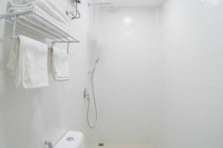 Room 13 of 26
