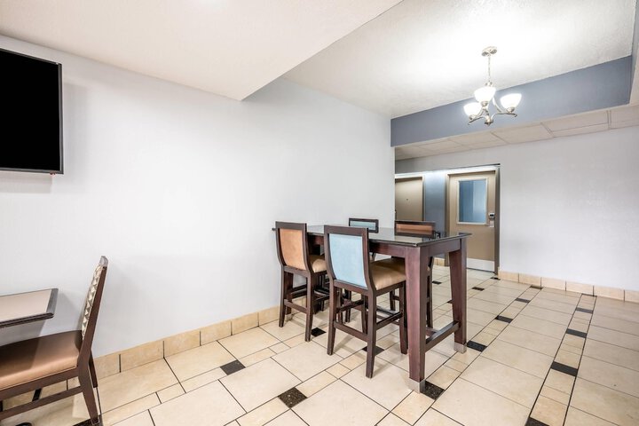 Breakfast/Coffee Service 35 of 40