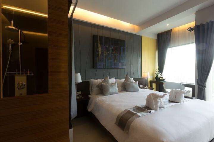 Room 15 of 87