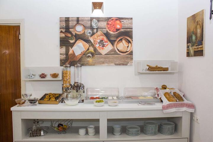 Breakfast area