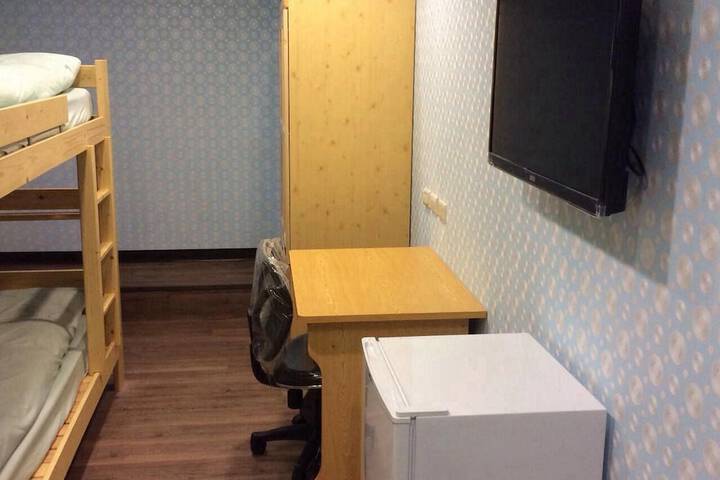 Room 4 of 36