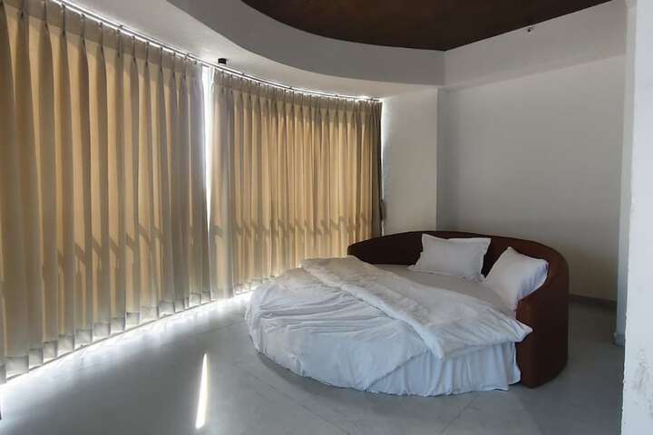 Room 14 of 20