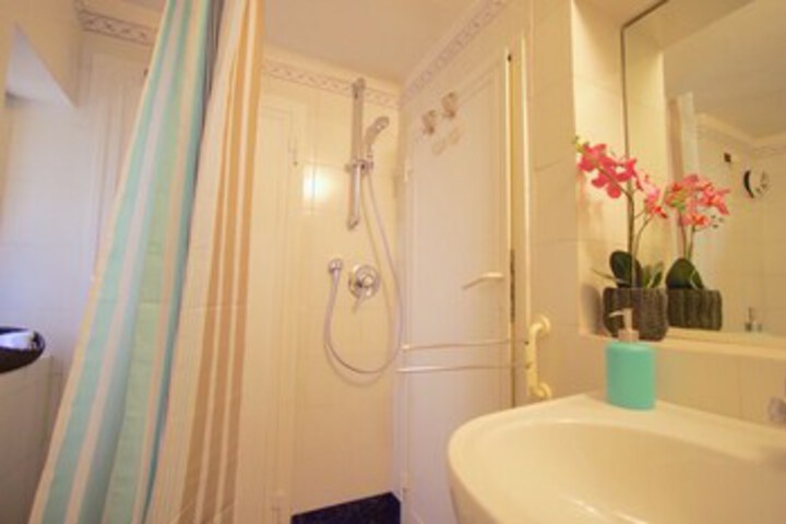 Room 2 of 14