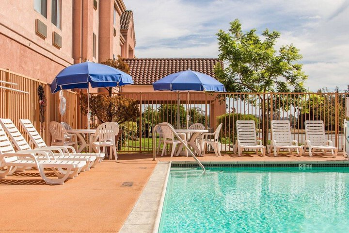 Pool 21 of 23
