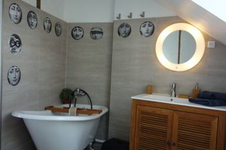 Room 3 of 66