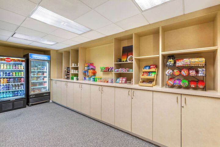 Snack bar