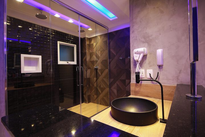 Room 46 of 62